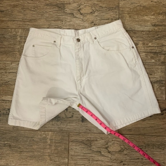 Women’s Wrangler white shorts - Picture 5 of 5